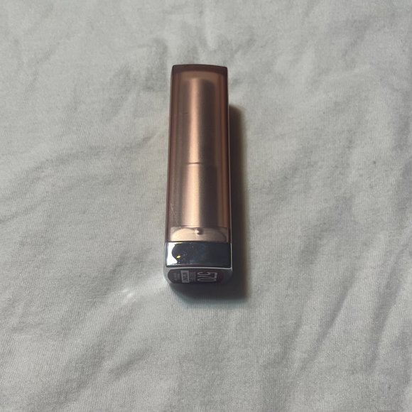 Maybelline #570 Toasted Truffle - Luxe Matte Lipstick - Picture 3 of 4